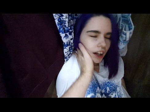 ❤️ Олоод миний эгч нь шүүгээний болон тусалсан түүний булэг ☑  Секс манайд